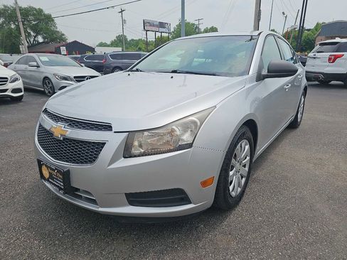 Used 2011 Chevrolet Cruze LS FWD image 10