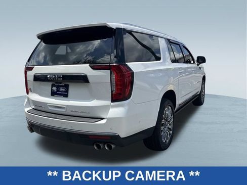 Used 2023 GMC Yukon XL Denali Ultimate AWD/4WD image 3