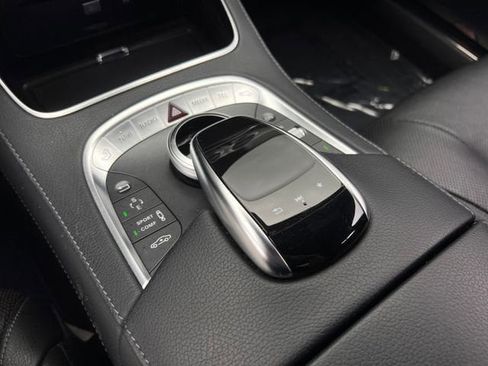 Used 2017 Mercedes-Benz S 550 Sedan image 32