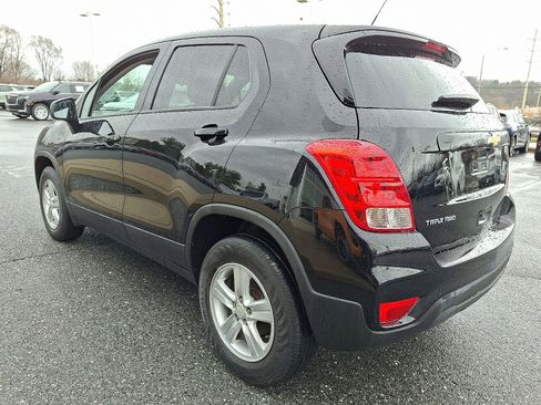 Certified 2022 Chevrolet Trax LS w/ Tint and Cruise Package image 5