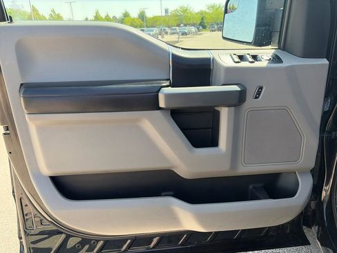 Used 2017 Ford F150 XLT AWD/4WD image 13