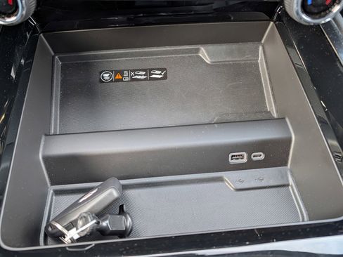 Used 2025 Chevrolet Tahoe Premier image 21