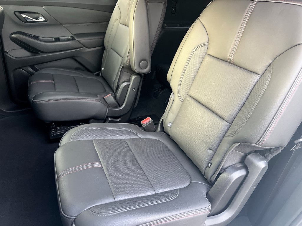 Used 2023 Chevrolet Traverse RS AWD/4WD image 28