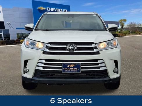 Used 2019 Toyota Highlander XLE image 3