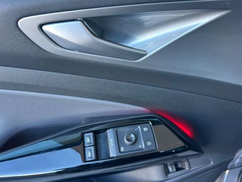 Used 2023 Volkswagen ID.4 Pro S image 10