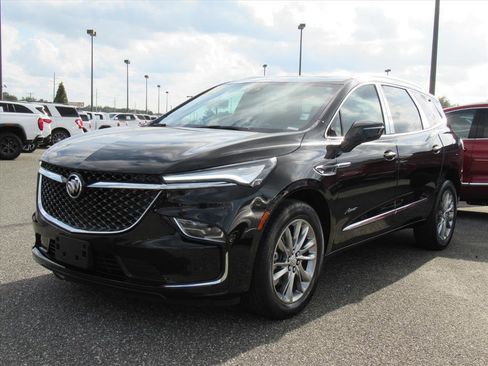 Used 2024 Buick Enclave Avenir w/ Avenir Technology Package image 3
