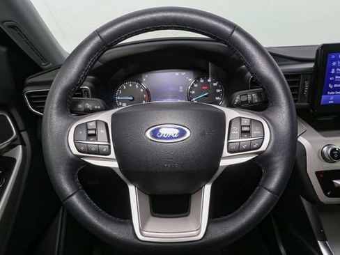 Used 2024 Ford Explorer XLT w/ Equipment Group 202A AWD/4WD image 29