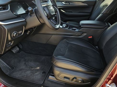New 2025 Jeep Grand Cherokee L Altitude RWD image 15
