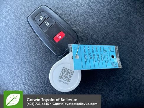 Used 2025 Toyota RAV4 XLE AWD/4WD image 16