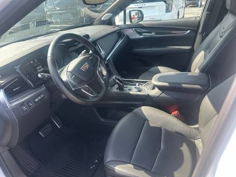 Certified 2025 Cadillac XT5 Sportv w/ Technology Package AWD/4WD image 10