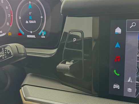 Certified 2025 Porsche Cayenne image 20