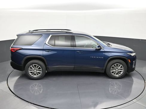 Used 2023 Chevrolet Traverse LT FWD image 17