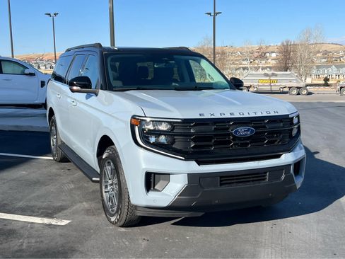 New 2026 Ford Expedition Max Active image 4