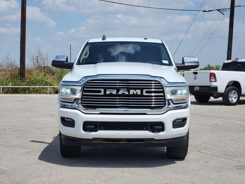 Used 2022 RAM 2500 Laramie AWD/4WD image 2