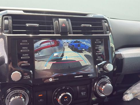 Used 2021 Toyota 4Runner Venture w/ Moonroof Package AWD/4WD image 18