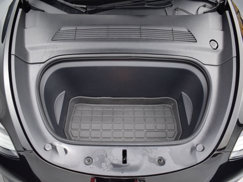 Used 2023 Tesla Model Y Long Range image 16