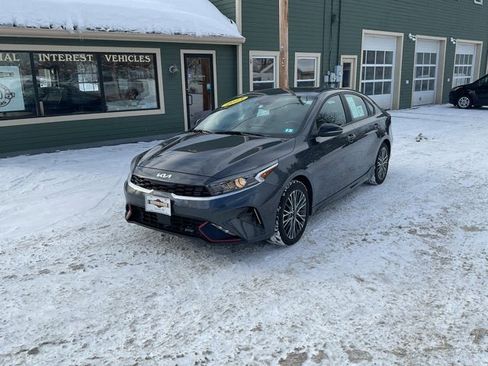 Used 2023 Kia Forte GT-Line w/ GT-Line Premium Package image 3