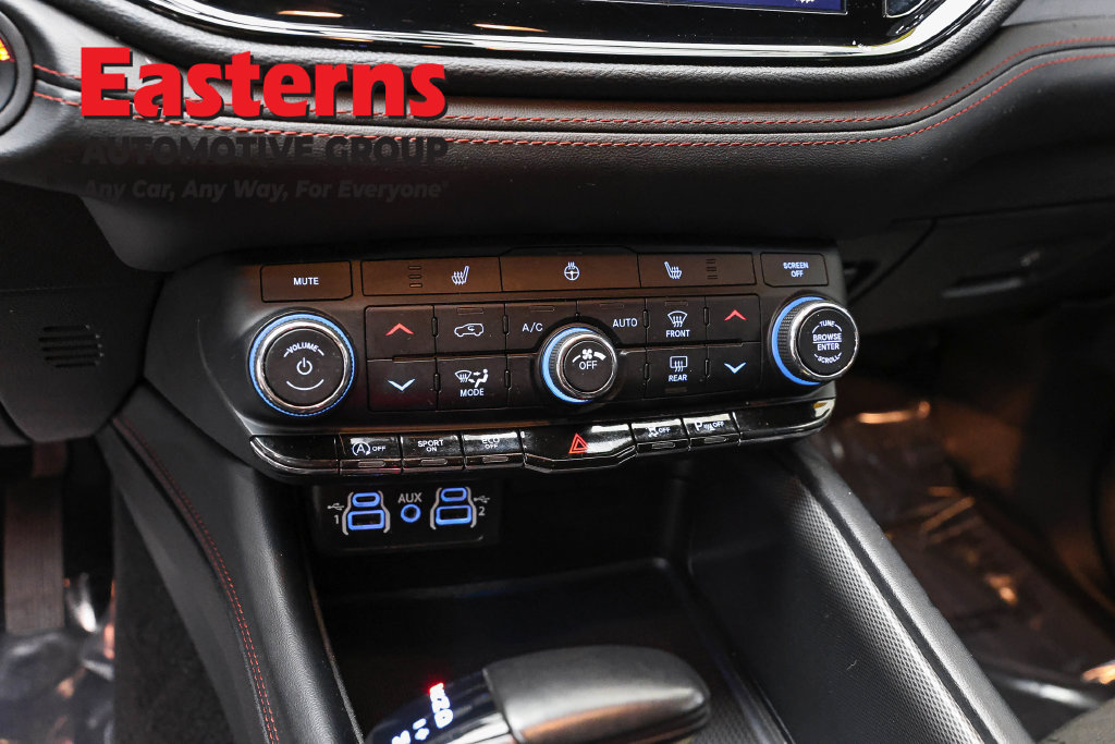 Used 2025 Dodge Durango GT RWD image 21