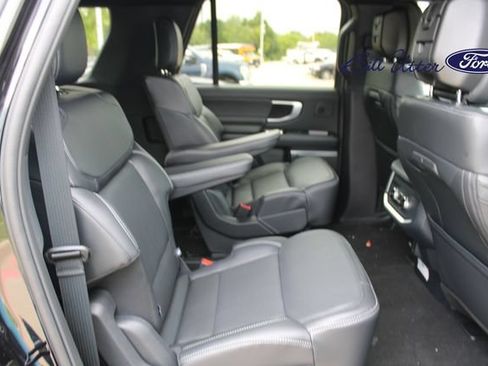 New 2027 Ford Expedition Max Platinum w/ Stealth Appearance Package RWD image 9
