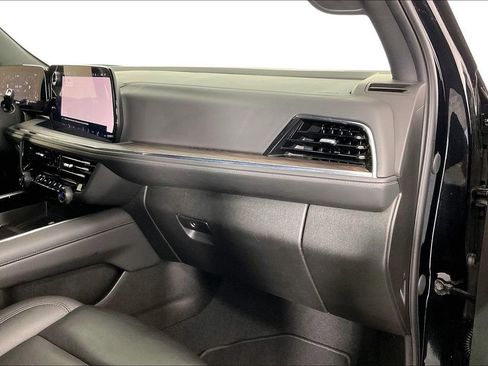 Used 2025 Chevrolet Tahoe Z71 image 22