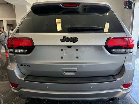 Used 2021 Jeep Grand Cherokee Altitude image 5