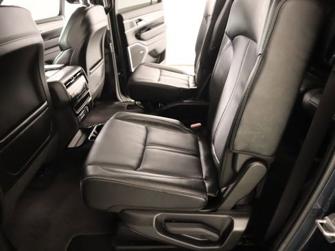 Used 2025 Jeep Wagoneer Series II w/ Premium Group I image 13