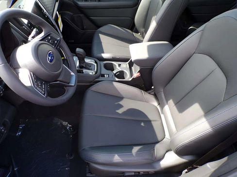 Certified 2025 Subaru Forester Limited image 6