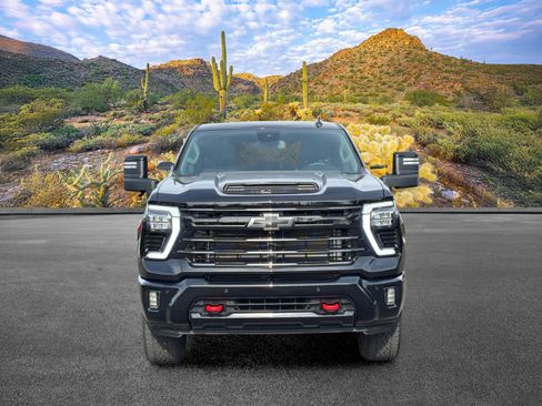 Used 2025 Chevrolet Silverado 2500 LT w/ Trail Boss Package AWD/4WD image 9