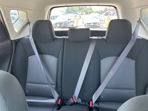 Used 2025 Kia Soul LX w/ LX Technology Package FWD image 33