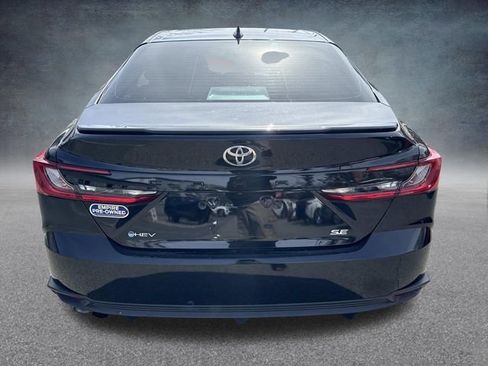 Used 2025 Toyota Camry SE w/ Convenience Package FWD image 6