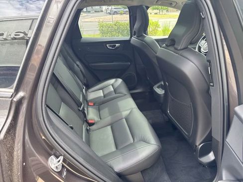 Certified 2025 Volvo XC60 B5 Plus AWD/4WD image 13