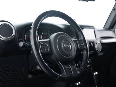 Used 2017 Jeep Wrangler Unlimited Sahara w/ Connectivity Group image 23