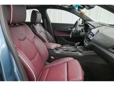 Used 2023 Cadillac CT4 V w/ LPO, ONYX Package image 16