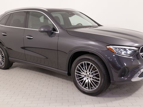 Used 2024 Mercedes-Benz GLC 300 4MATIC image 7