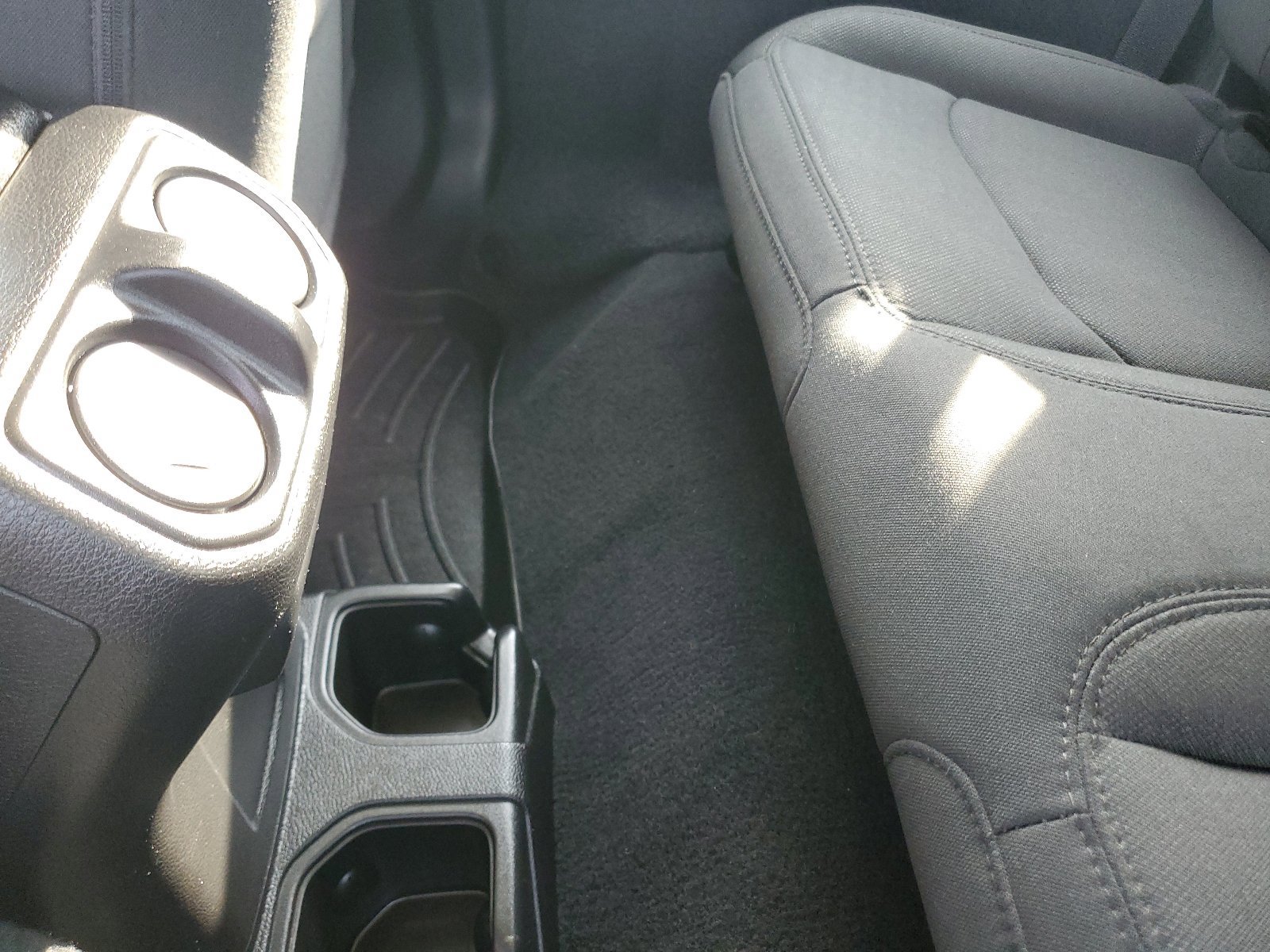Used 2020 Jeep Wrangler Sport AWD/4WD image 39