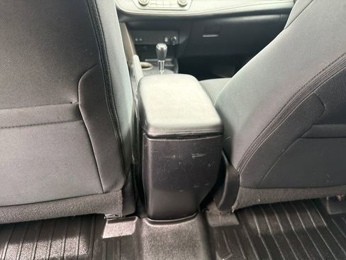 Used 2015 Toyota RAV4 XLE AWD/4WD image 27