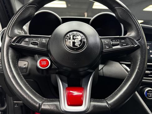 Used 2022 Alfa Romeo Giulia Ti image 21