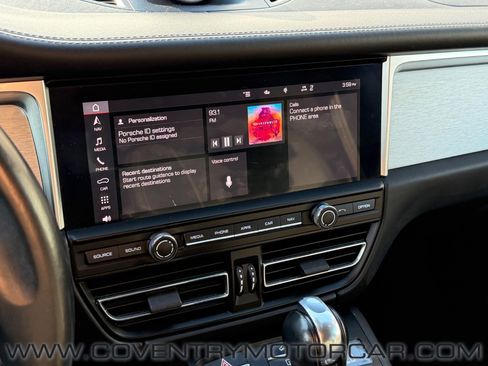 Used 2020 Porsche Macan Turbo image 5