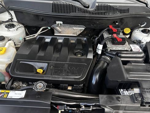 Used 2016 Jeep Compass Latitude FWD image 27