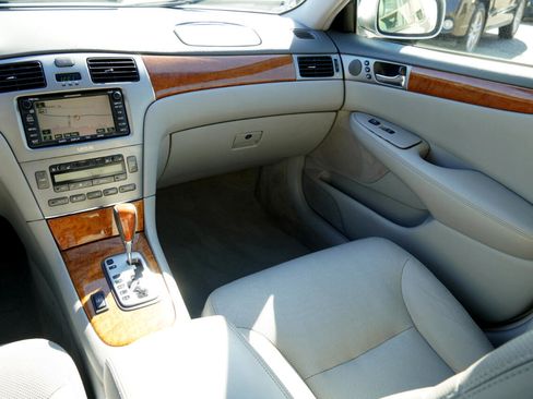 Used 2006 Lexus ES 330 image 14