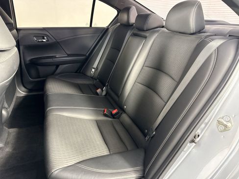 Used 2017 Honda Accord Sport image 22