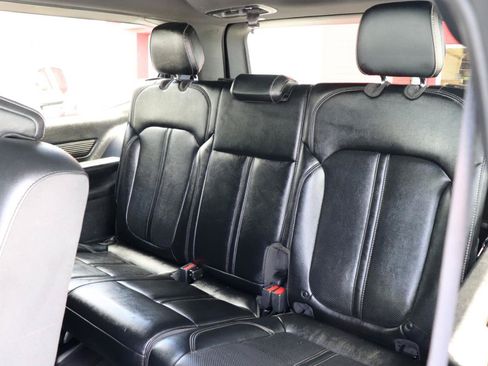 Used 2024 Jeep Wagoneer Series II w/ Flexible Seating Group AWD/4WD image 13