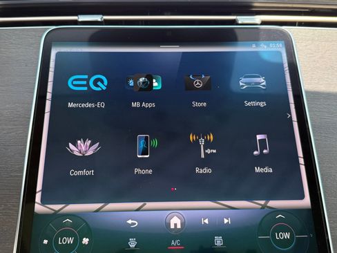 Used 2022 Mercedes-Benz EQS 450+ Sedan image 36