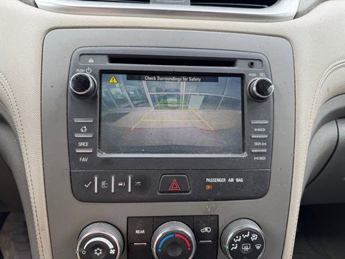 Used 2014 Chevrolet Traverse LS FWD image 29