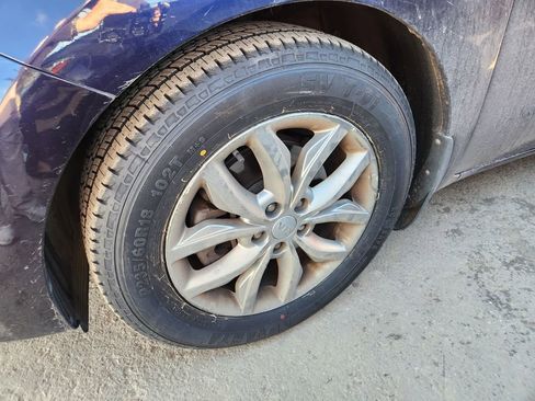 Used 2019 Kia Sedona EX image 16