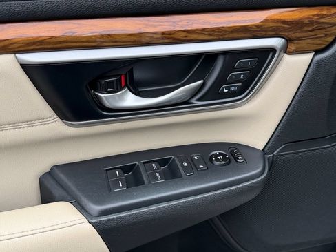 Used 2018 Honda CR-V Touring image 15