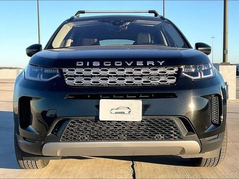 Used 2020 Land Rover Discovery Sport SE image 2