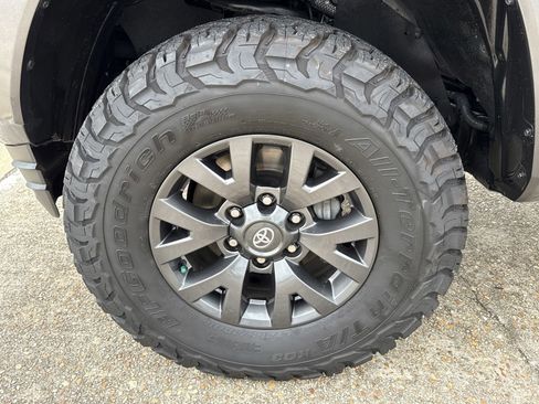 Used 2023 Toyota Tacoma SR5 AWD/4WD image 10