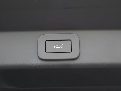 New 2026 Land Rover Range Rover Sport Dynamic SE AWD/4WD image 16