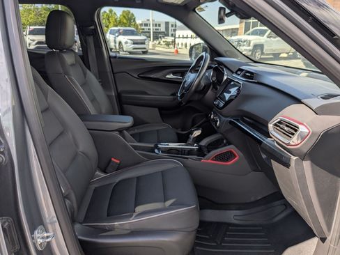Used 2022 Chevrolet TrailBlazer RS w/ Convenience Package FWD image 26